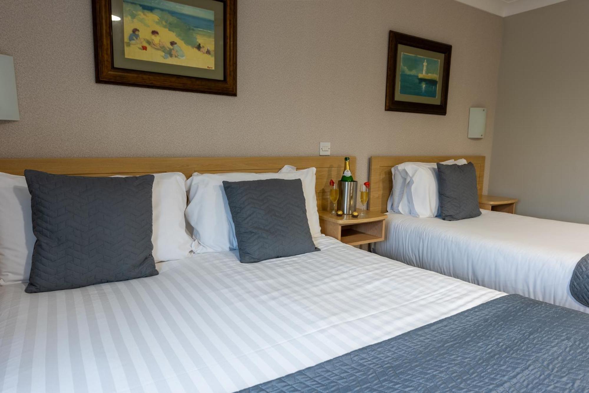 The Harbour Inn Buncrana Esterno foto